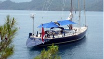 BAIURDO VI - At Anchor
